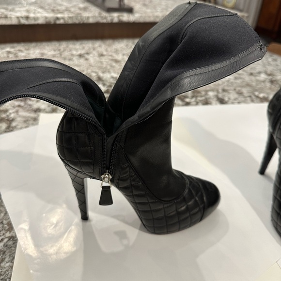 CHANEL lambskin short boots, black - Picture 4 of 8